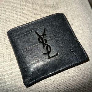 YSL CASSANDRE EAST/WEST WALLET IN CROCODILE-EMBOSSED LEATHER - black